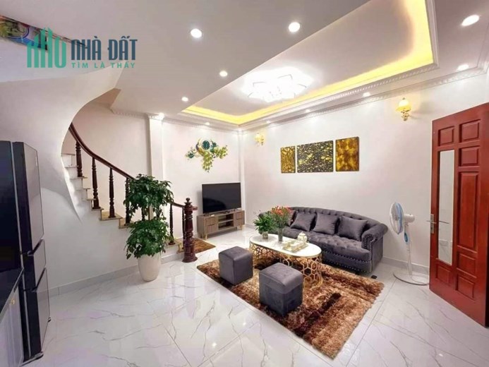Bán nhà đường Tam Trinh, quận Hoàng Mai, gần METRO, 32m2, 4 tầng 3 ngủ, kém 3 tỷ