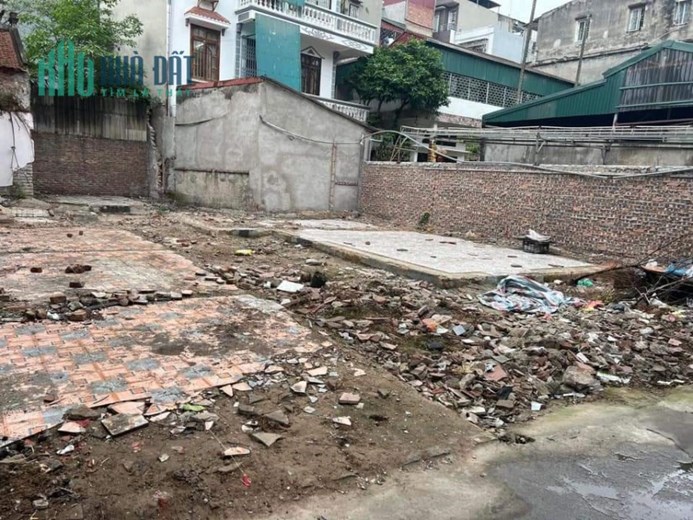 2,35 tỷ có ngay sổ đỏ Đường Minh Khai, Hoàng Mai, 35 m2, bãi ô tô ngay sát nhà.