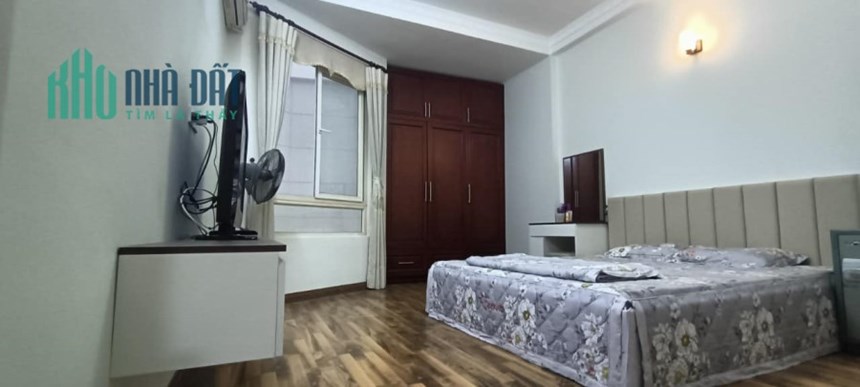 Siêu Phẩm Hoàng Ngân 75m x 4 tầng, mt: 4m,ô tô đỗ cửa.