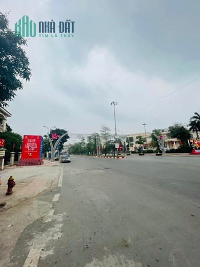 THẬT 100% nhà Văn Điển, Ngọc Hồi, mặt đường QL, góc 2 thoáng, KD đỉnh, 170m2, 14 tỷ.