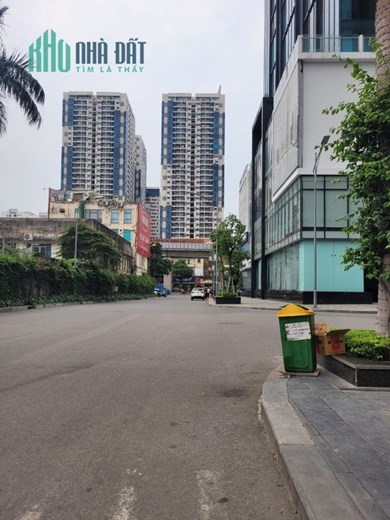 Bán gấp căn Penhouse 142m2, 3 ngủ, 2 wc, tòa Gold Tower, 275 Nguyễn Trãi, suất ngoại giao hiếm có,