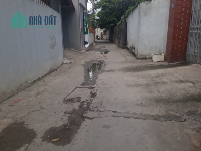 CHỈ HƠN 2 TỶ có ngay nhà 2 tầng 48m Di Trạch, Ô tô đỗ cổng