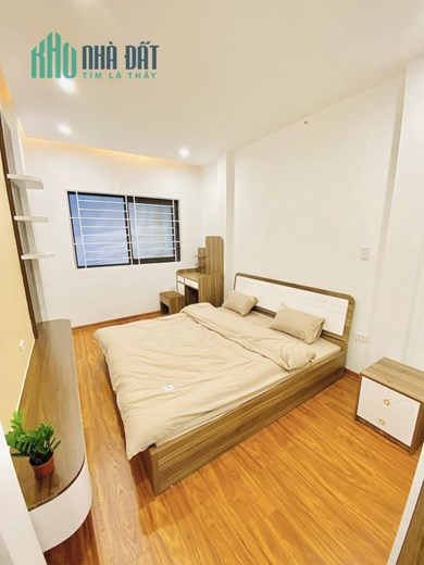 Bán nhà Định Công Thượng, 40m*5 Tầng, 50m Ô Tô tránh, Giá 3.65 TỶ.