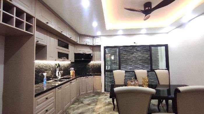 BÁN NHÀ PHỐ  NGUYỄN VĂN CỪ  DT 75M  5 TẦNG  10,5 TỶ GARA Ô TÔ, THANG MÁY, GẦN   TRƯỜNG QT