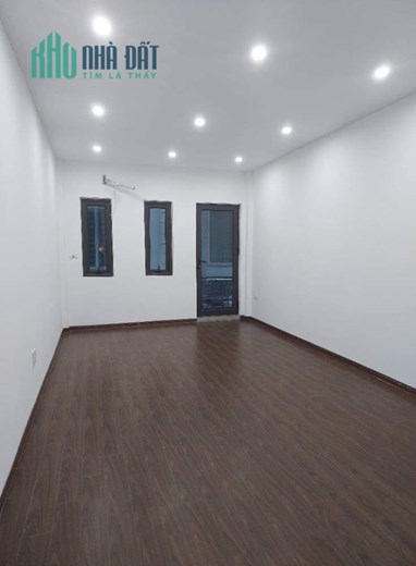 BÁN NHÀ PHỐ BỒ ĐỀ 37M2 5 TẦNG NGÕ RỘNG 2 MẶT THOÁNG 4,5 TỶ