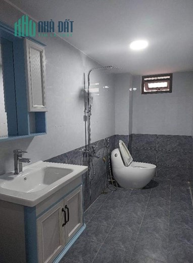BÁN NHÀ PHỐ BỒ ĐỀ 37M2 5 TẦNG NGÕ RỘNG 2 MẶT THOÁNG 4,5 TỶ