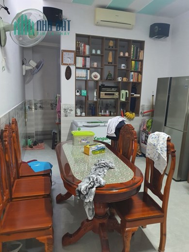 chính chủ bán nhà Nguyễn Bỉnh Khiêm 1 trệt 1 lầu nhà mới về ở ngay hẻm ôtô vào nhà vị trí Ngay
