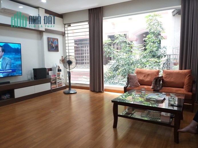 Bán nhà ngõ Nguyễn Khang - Cầu Giấy, oto vào nhà, mặt tiền rộng