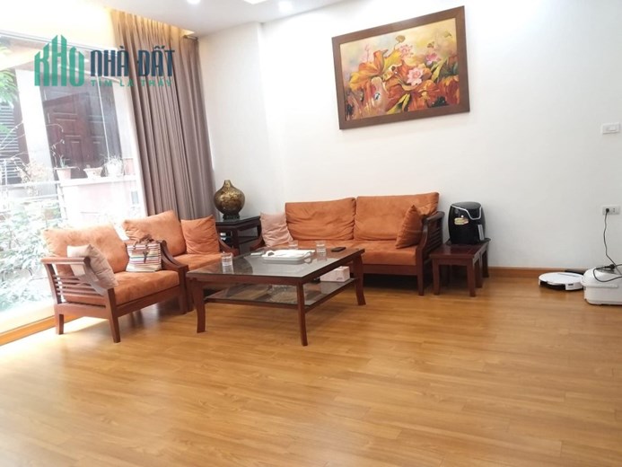 Bán nhà ngõ Nguyễn Khang - Cầu Giấy, oto vào nhà, mặt tiền rộng