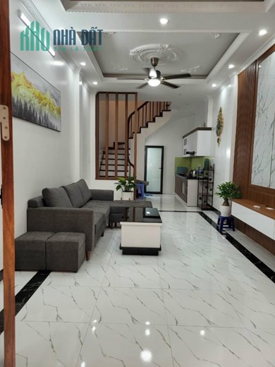 BÁN NHÀ PHẠM VĂN ĐỒNG-GẦN PHỐ-Ô TÔ ĐỖ CỔNG