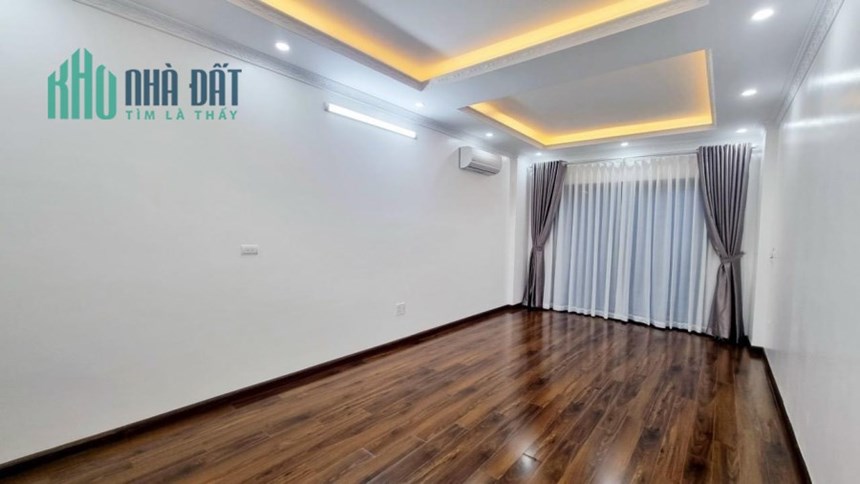 BÁN NHÀ PHẠM VĂN ĐỒNG-GẦN PHỐ-Ô TÔ ĐỖ CỔNG