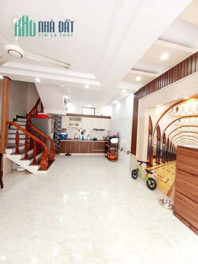 SIÊU PHẨM CAO CẤP 35M2, 4 TẦNG MẶT ĐƯỜNG NHÁNH 2 TRUNG LỰC GIÁ 3.19 TỶ