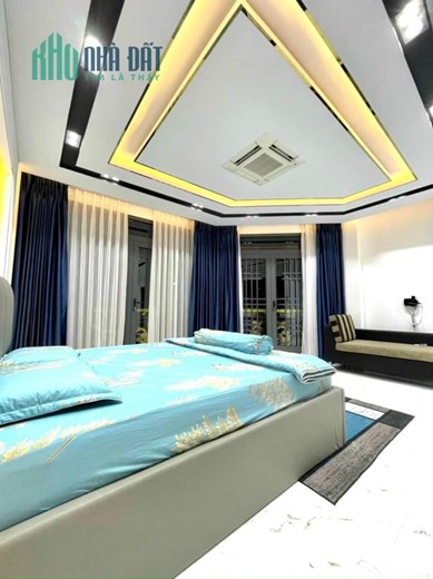 Bán nhà Trần Khát Chân Hai Bà Trưng 39/42m2 x 6 tầng, MT 6m giá 5.6 Tỷ