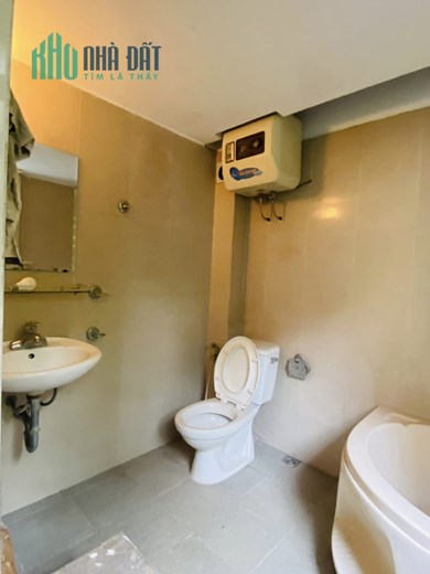 Cho thuê nhà nguyên căn, CHDV, Hoàng Tăng Bí 70m2, 4T, 7N, 10 tr, Bắc Từ Liêm.