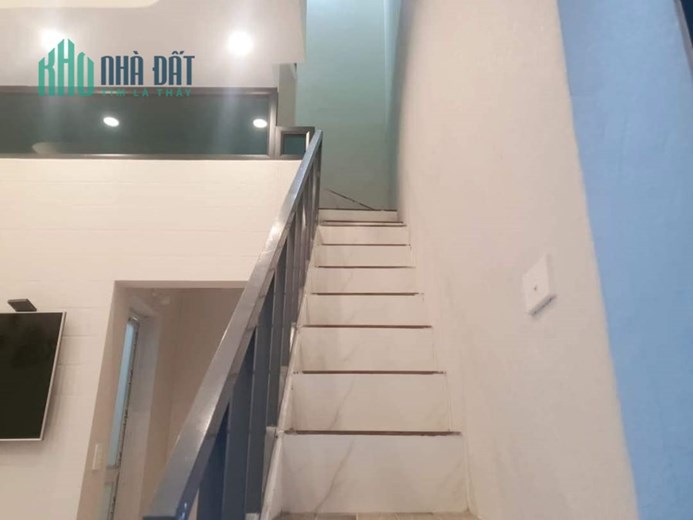 Bán nhà đẹp rẻ Trương Định, 35m, 3 tầng, mặt tiền 3m, giá 2.6 Tỷ, SĐCC