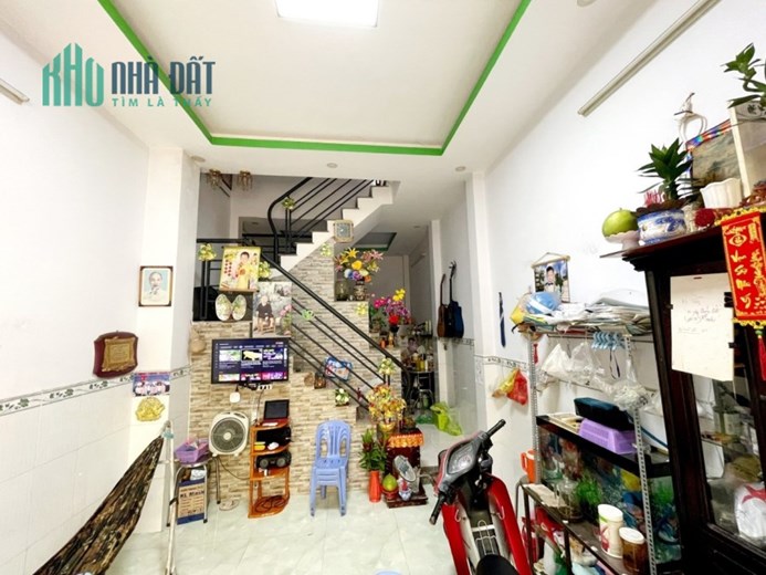 Nhà 1 sẹc Trịnh Đình Thảo Tân Phú 40m2,HXH,4 tầng ,4 pn,Nhỉnh 3 tỷ