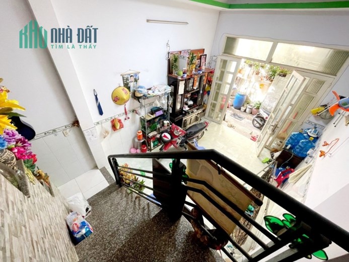 Nhà 1 sẹc Trịnh Đình Thảo Tân Phú 40m2,HXH,4 tầng ,4 pn,Nhỉnh 3 tỷ