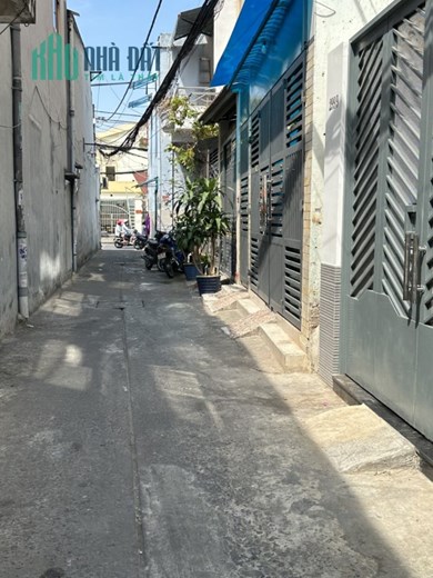 Nhà 1 sẹc Trịnh Đình Thảo Tân Phú 40m2,HXH,4 tầng ,4 pn,Nhỉnh 3 tỷ