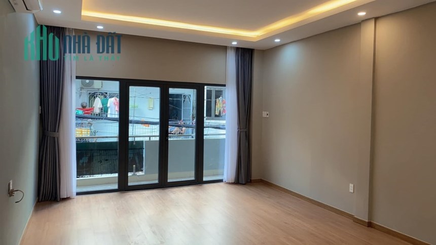Bán Gấp Nhà 3 Tầng,Hẻm Xe Hơi Ngay Hoàng Văn Thụ, Tân Bình.