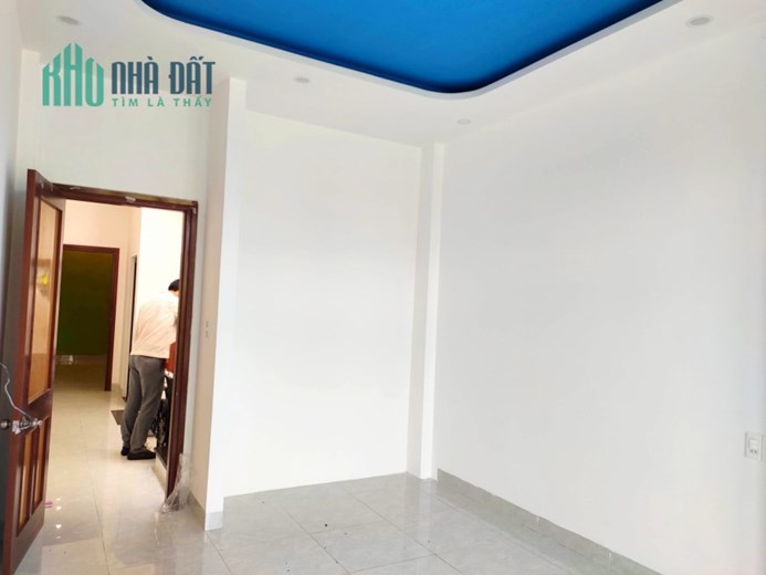 Gấp bán nhà Núi Thành, 3 tầng mới cứng, ô tô đỗ cửa, chỉ nhỉnh 4 tỷ. 0905.880.363
