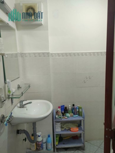 XE HƠI ĐỖ CỬA 60M2 SÁT TRƯỜNG CHINH 4 TẦNG BTCT NHÀ MỚI Ở NGAY CHỈ 6 TỶ TL