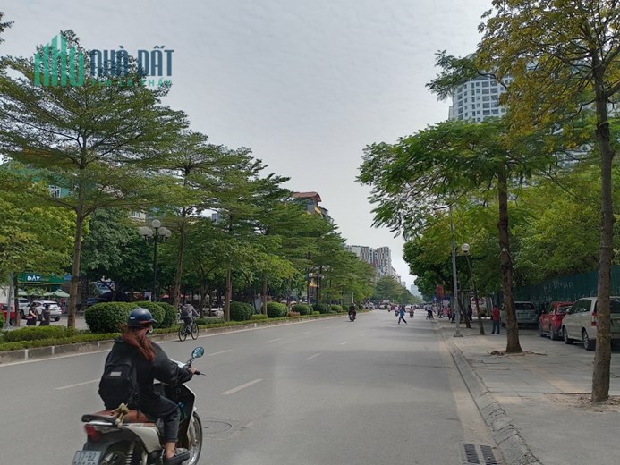 Bán mặt phố Trung Kính DT 365m2, MT gần 10m giá chỉ 156 tỷ. LH 0913466787 chính chủ