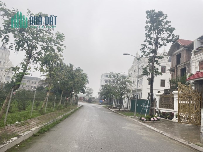 Siêu Hiếm Biệt thự Phú Lương- Khu Đô thị Văn Phú -240m view vườn hoa hồng chỉ 25.5 tỉ