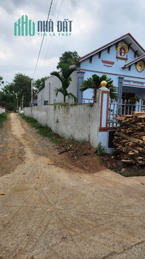 Đất làng du lịch Yên Trung, Yên Định
600m2, 2 mặt tiền, giá 1,1 tỉ