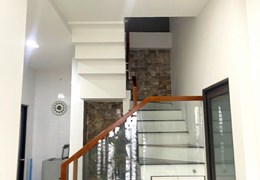 Gấp bán nhà Nguyễn Tri Phương, 2 tầng mới, ô tô đỗ cửa, chỉ 3.x tỷ. 0905.880.363