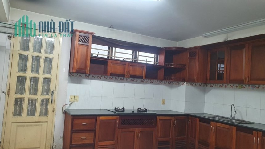 Giảm chào 700tr. Sát HXH đường Lạc Long Quân. DT lớn 52m2 giá chỉ 5tỷ8. Hình Thật, Giá Thật