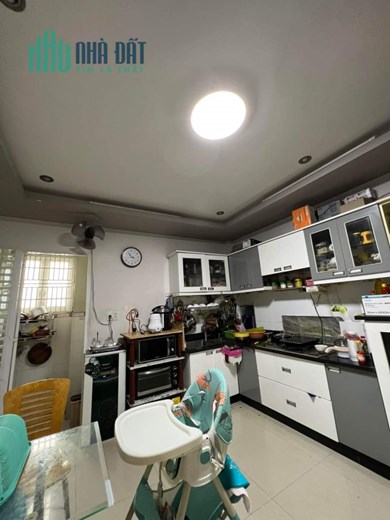 Mặt tiền kinh doanh, 4 tầng, chỉ 4.1 tỷ, ngay trường học.