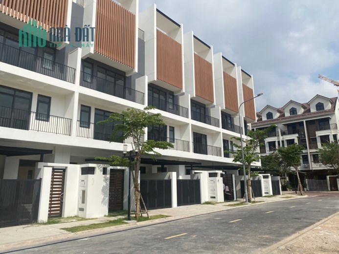 SIÊU HÓT NHÀ PHỐ LIỀN KỀ HARUKA NGAY TRUNG TÂM THÀNH PHỐ MỚI BÌNH DƯƠNG