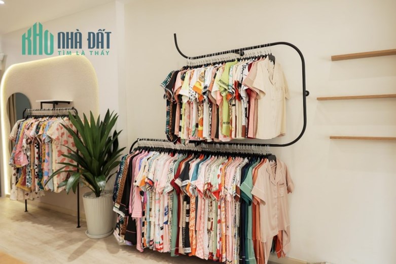 Chính chủ ! SANG MẶT BẰNG SHOP TẠI 441 CÁCH MẠNG THÁNG 8, PHƯỜNG 13, QUẬN 10 , Tel : 0932178081
