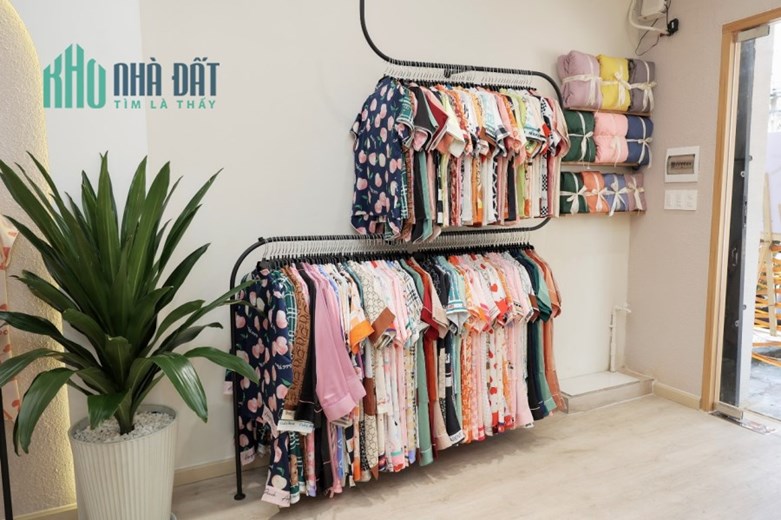 Chính chủ ! SANG MẶT BẰNG SHOP TẠI 441 CÁCH MẠNG THÁNG 8, PHƯỜNG 13, QUẬN 10 , Tel : 0932178081