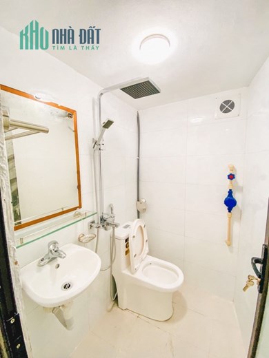 Bán CCMN Triều Khúc 185m, 9T, 45PKK, DT 2,5 tỷ/năm, giá 22 tỷ