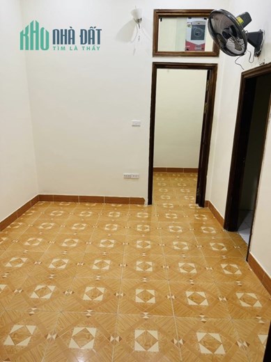 Hiếm chỉ 100tr/m2  có nhà hộ khẩu cầu giấy 34m2 x 4 tầng, an sinh đỉnh