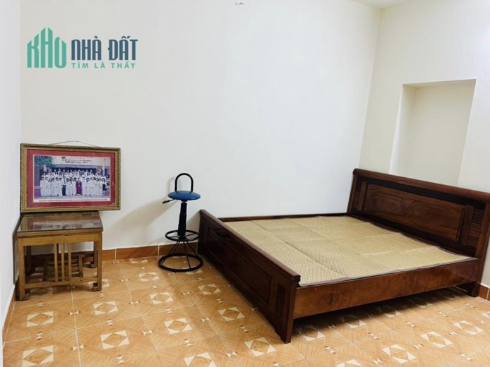 Hiếm chỉ 100tr/m2  có nhà hộ khẩu cầu giấy 34m2 x 4 tầng, an sinh đỉnh