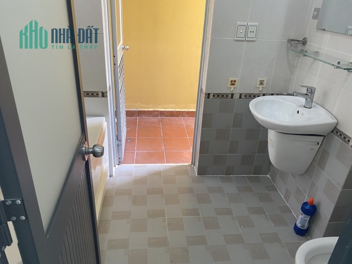 CHO THUÊ CĂN HỘ SKY GARDEN 2, 2 PN, 1WC, GIÁ 11 TRIỆU/ THÁNG