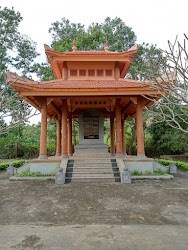 Bán đất mặt đường chính cạnh khu di tích Văn phòng chính phủ Thác Dẫng. Cách UBND Tân Trào 2km. giá