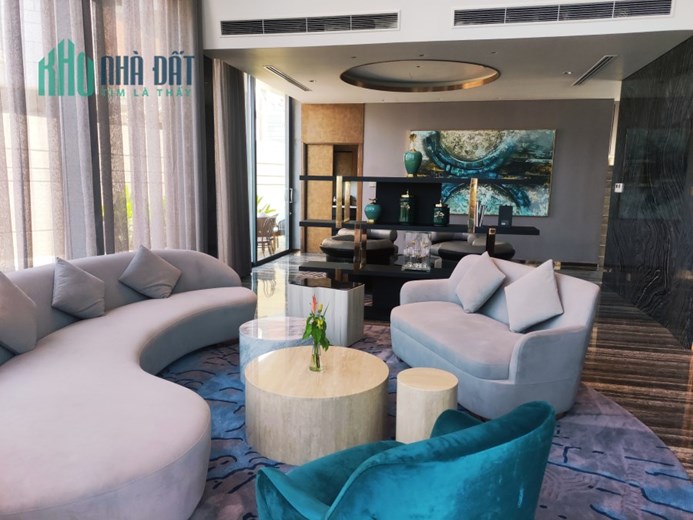 Bán Biệt thự Ven Biển Đà Nẵng - 3 tầng - 430 m²