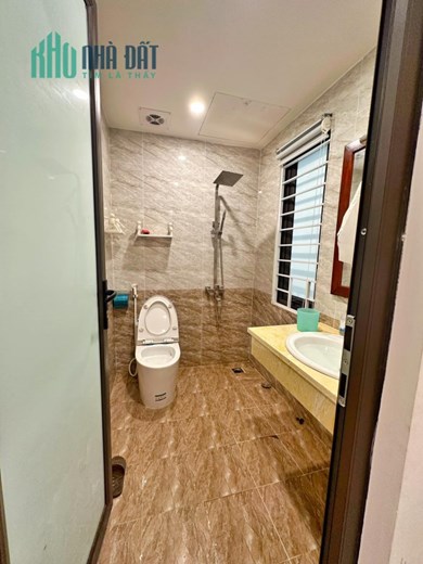 Bán nhà 67m2 phố Nghi Tàm, Tây Hồ Dân xây Gara 2 Ô tô Giá đầu tư 4.3 Tỷ
