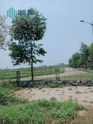 Bán nhà 2 tầng phường Đông Sơn gần mặt bằng Hồ Sen