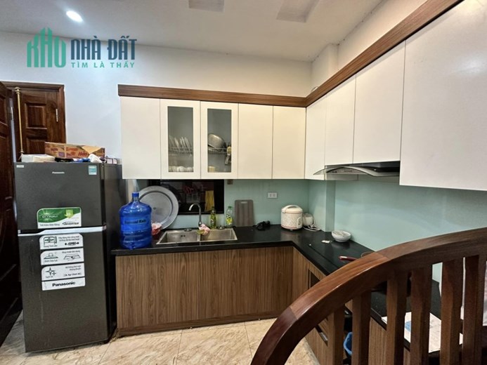 Bán nhà 69m2 Ngõ 130 Nghi Tàm, Tây Hồ Dân xây Gara 2 Ô tô Giá đầu tư 4 Tỷ