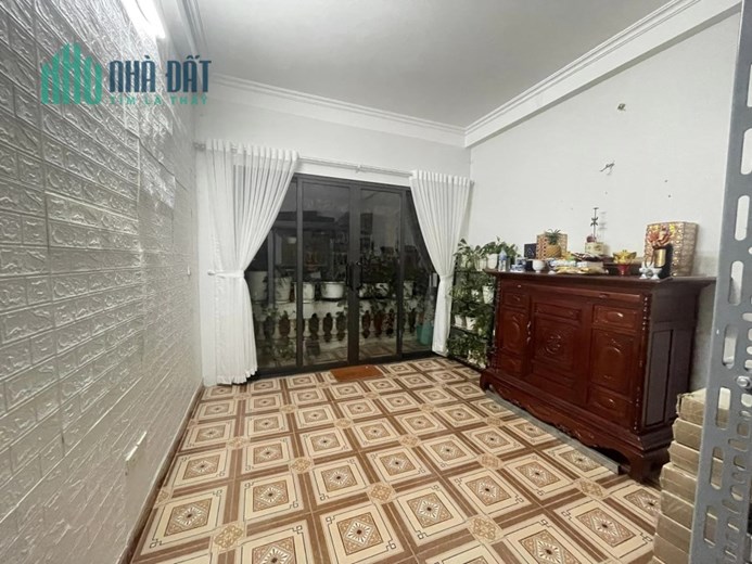 Bán nhà 162m2 Mặt phố Nghi Tàm, Tây Hồ Kinh doanh Gara Ô Tô Tránh 26.5 Tỷ