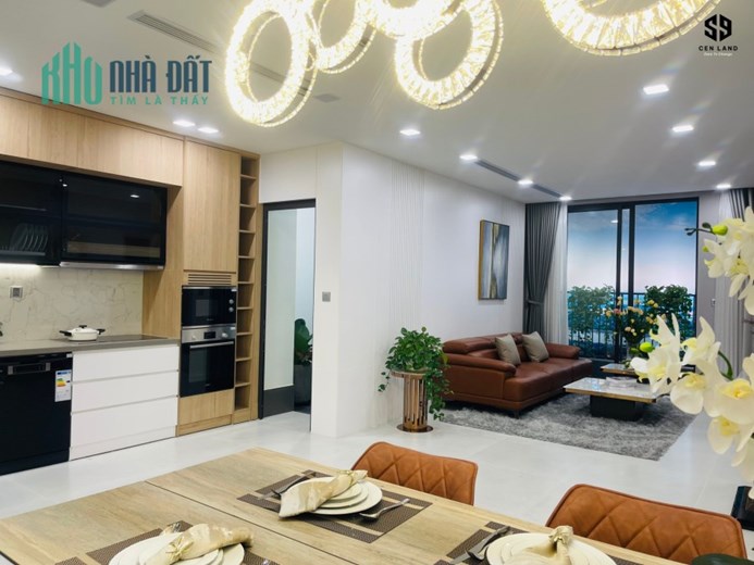 Bán căn hộ 3 ngủ 120m2 tại Ngọc Thụy, ban công view cầu Đông Trù cực đẹp