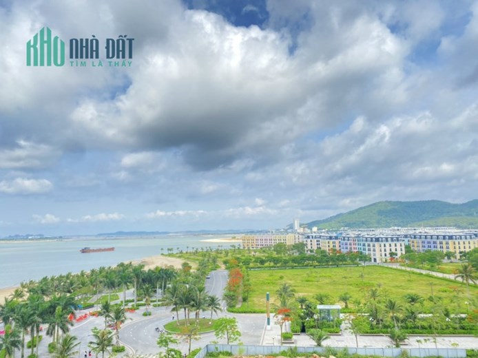 Bán căn hộ 5 sao view trực diện biển Hạ Long, cạnh bến du thuyền quốc tế giá FULL 1.5 tỷ - Sổ lâu