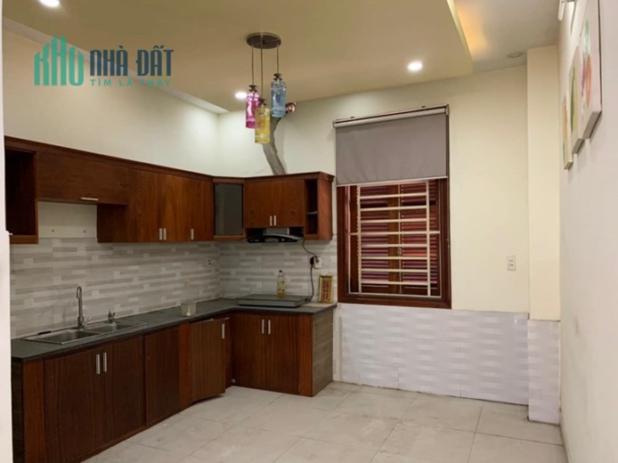 XUẤT CẢNH BÁN GẤP - HXT ĐẬU CỬA - 4 TẦNG - GIẢM THÊM 500 TRIỆU GIÁ CHỈ CÒN 11.8 TỶ