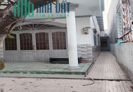 Bán nhà biệt thự sân vườn đất thổ cư, 122m2 dài 5.5m, giá nhỉnh 4 tỷ .