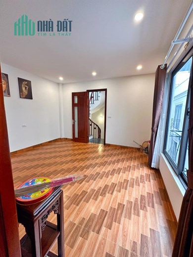 Bán nhà 70m2 phố Nghi Tàm, Tây Hồ Dân xây Gara 2 Ô tô Giá đầu tư 4 Tỷ