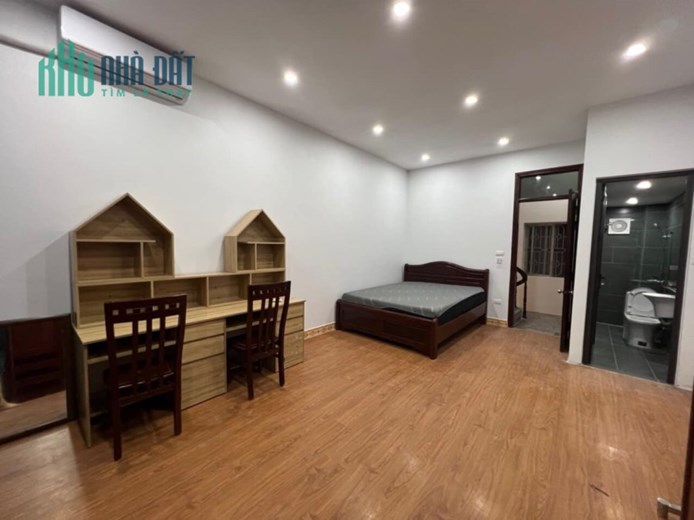 Bán nhà 70m2 phố Nghi Tàm, Tây Hồ Dân xây Gara 2 Ô tô Giá đầu tư 4 Tỷ